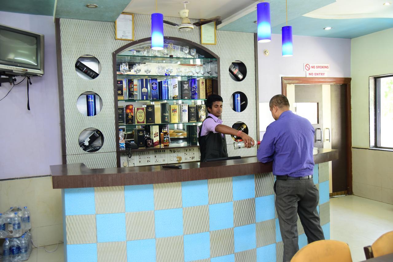 River Touch Resort Silvassa Esterno foto