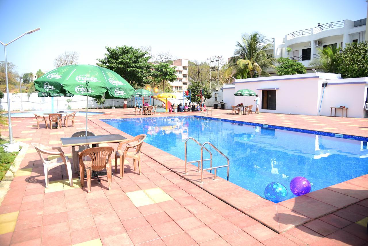 River Touch Resort Silvassa Esterno foto