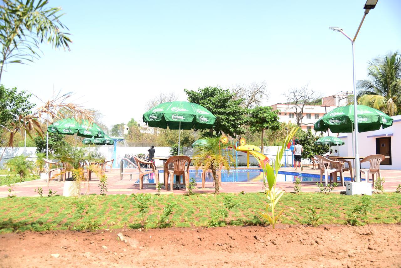 River Touch Resort Silvassa Esterno foto