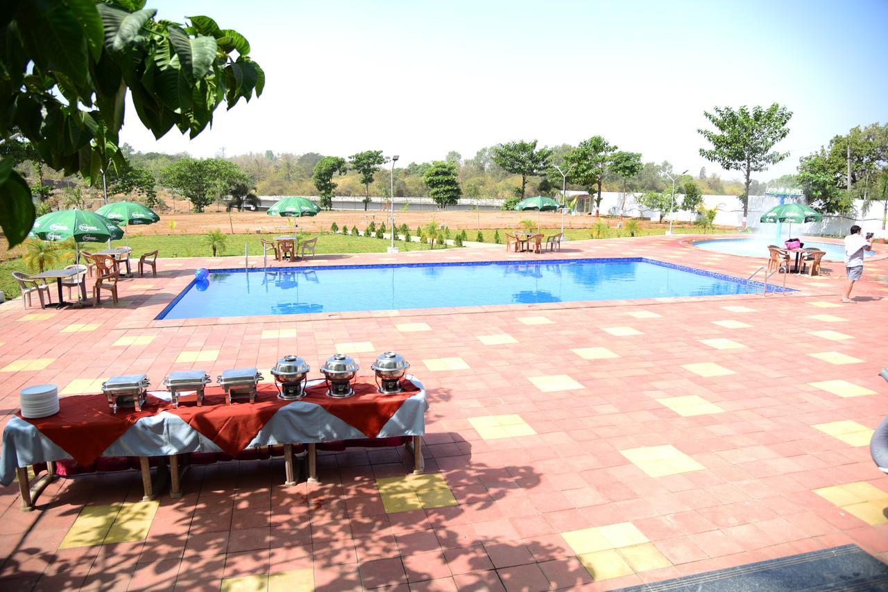 River Touch Resort Silvassa Esterno foto