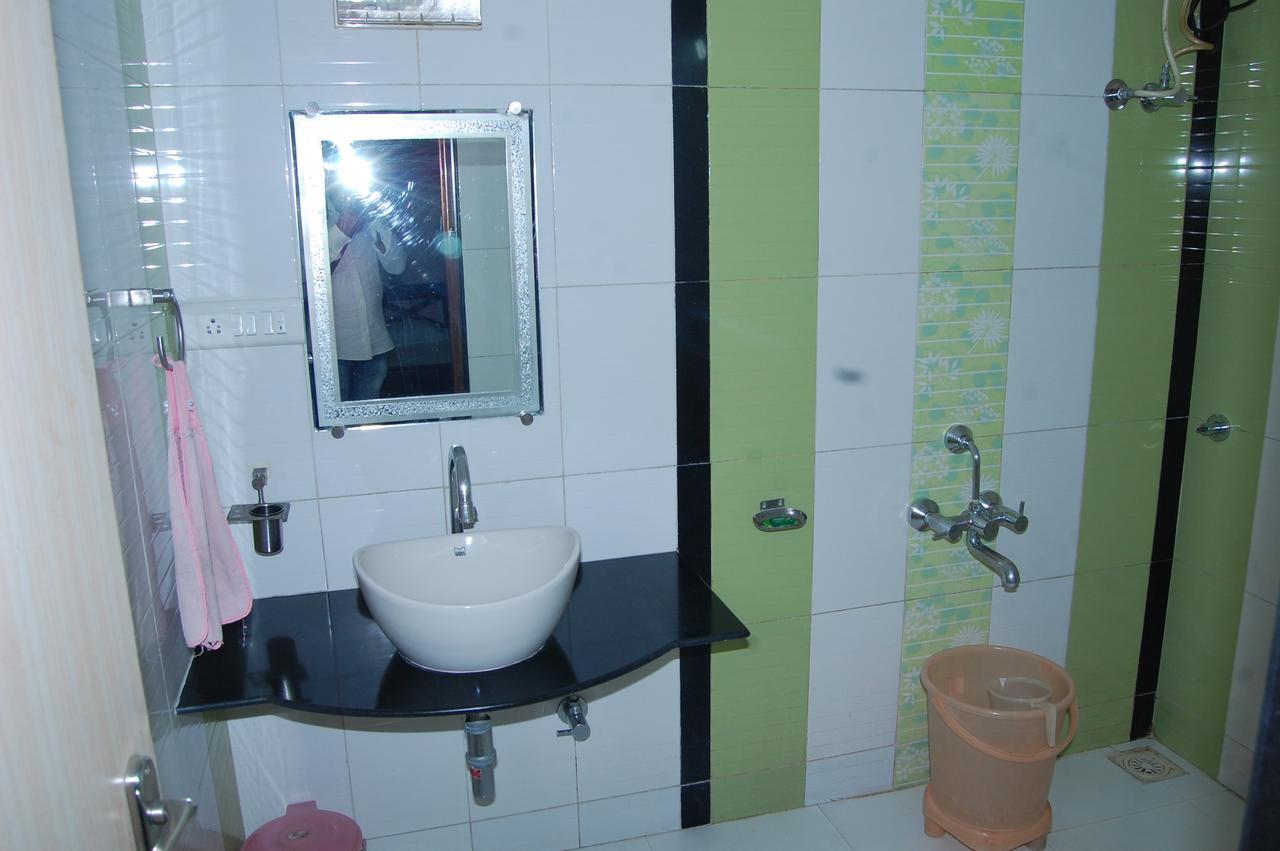 River Touch Resort Silvassa Esterno foto